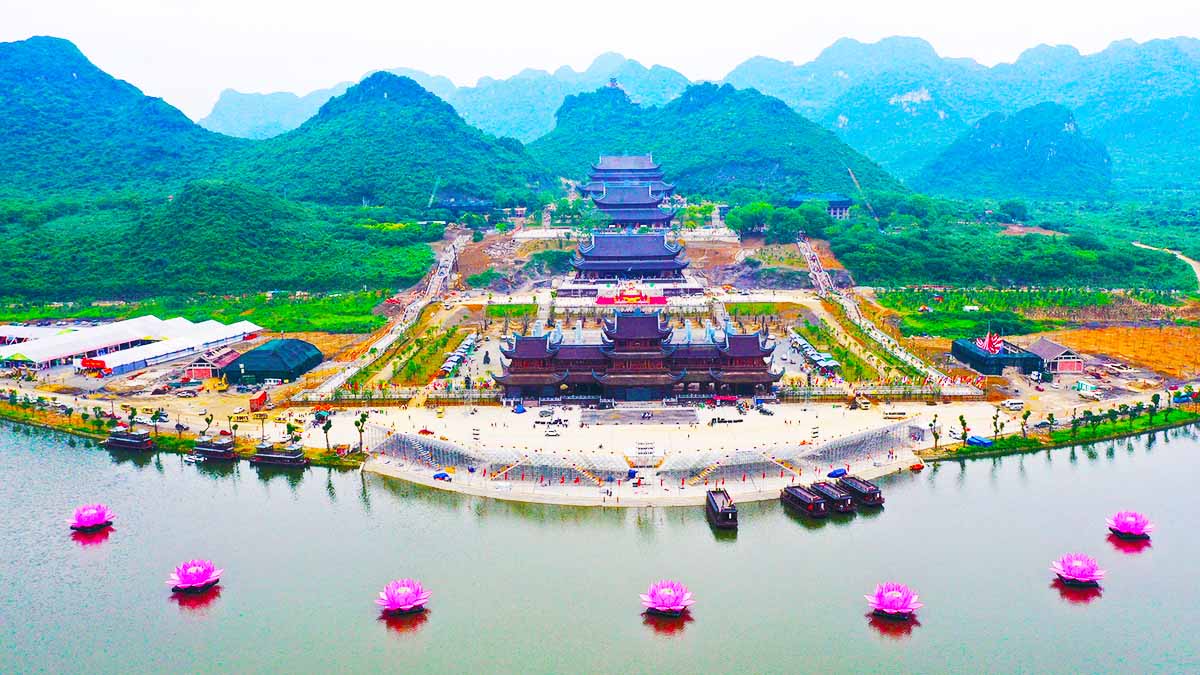 Chùa Tam Chúc Hà Nam – Ngôi chùa lớn nhất Việt Nam (2023)