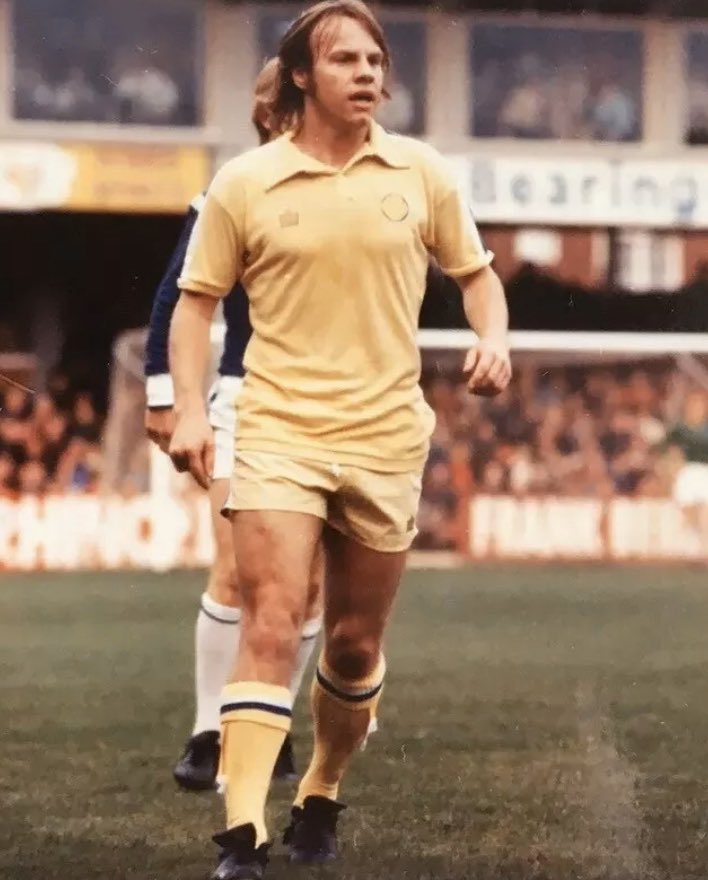 LEEDS UNITED MEMORIES on X: "Great player and great kit Arthur 'Bumper' Graham 1977/78 #lufc @BumperGraham https://t.co/Mr9IN0uGY1" / X